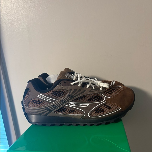 Bottega Veneta Brown BRAND NEW WITH BOX - Picture 1 of 5